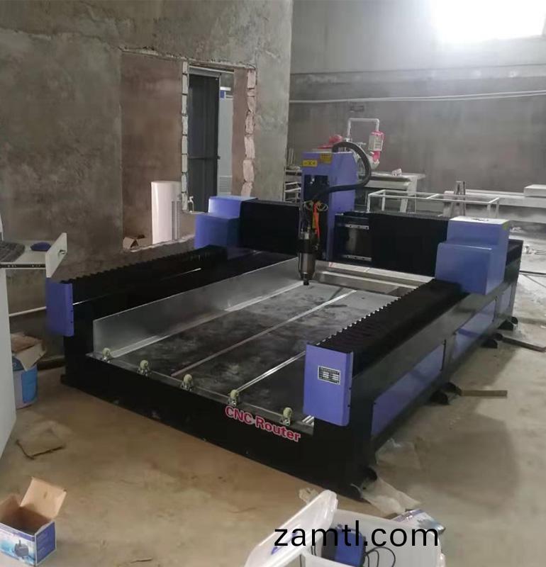 廣東(dong)惠州1325重(zhong)型(xing)石材(cai)鵰(diao)刻機(圖(tu)1)