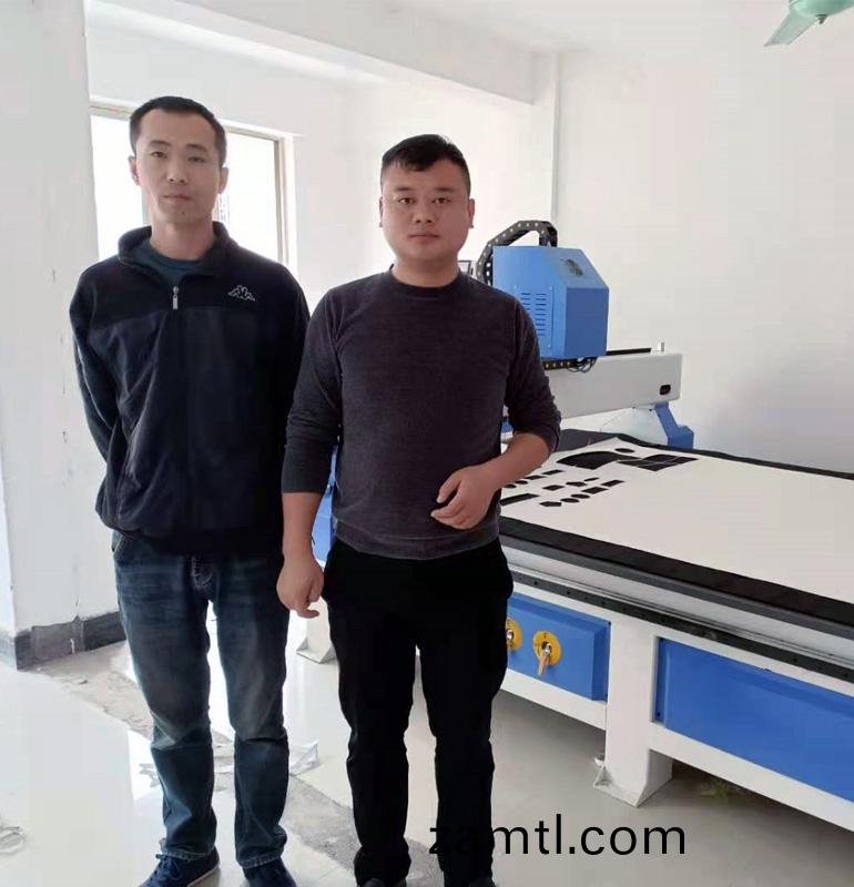 淛(zhe)江客(ke)戶(hù)(hu)採(cai)購1325振動(dòng)刀(dao)切(qie)割機(圖(tu)1) 淛江(jiang)客戶(hù)採購(gou)1325振動(dòng)(dong)刀(dao)切割(ge)機(圖(tu)1)