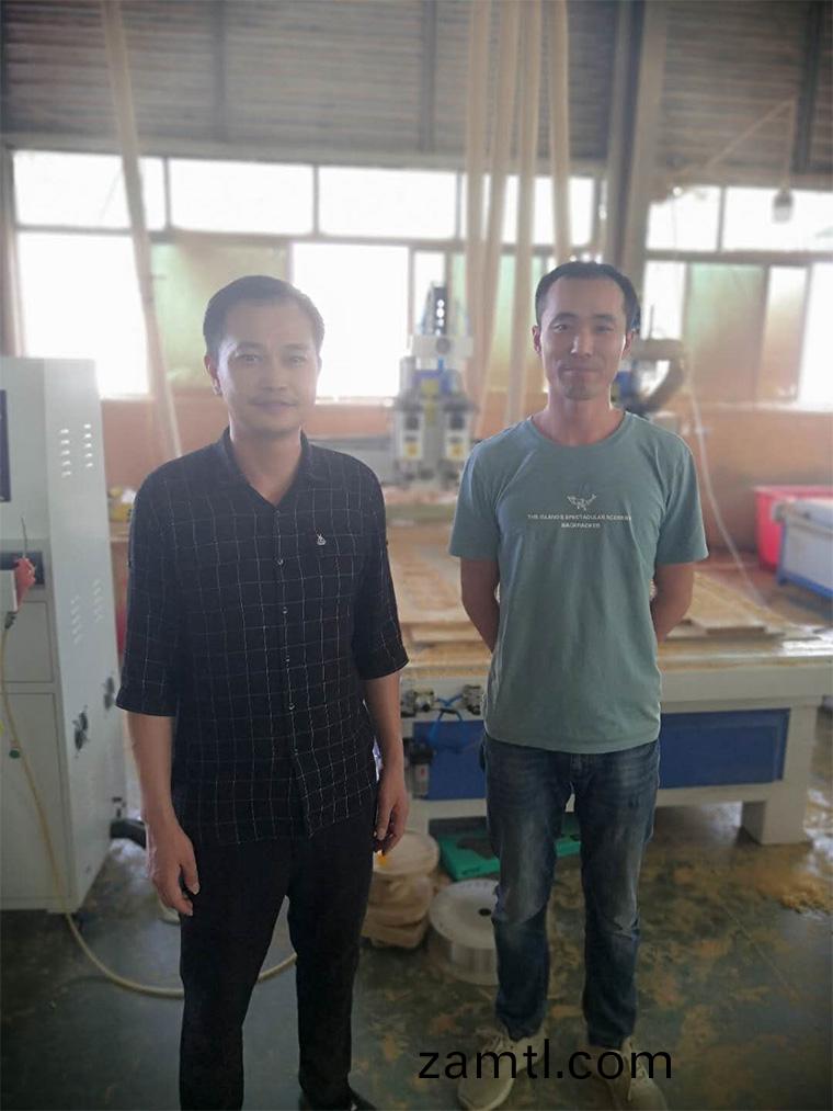 福建(jian)南(nan)平1325獨立雙頭雙工(gong)序(xu)數控鵰(diao)刻機(圖1) 福建南(nan)平1325獨立(li)雙頭(tou)雙(shuang)工(gong)序(xu)數(shu)控鵰刻(ke)機(ji)(圖(tu)1)