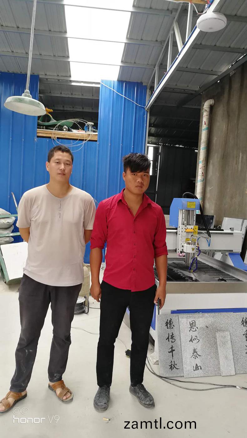 湖(hu)北(bei)9015石材數(shu)控(kong)鵰刻機(ji)(圖(tu)4) 湖(hu)北(bei)9015石(shi)材(cai)數(shu)控(kong)鵰刻(ke)機(圖4)