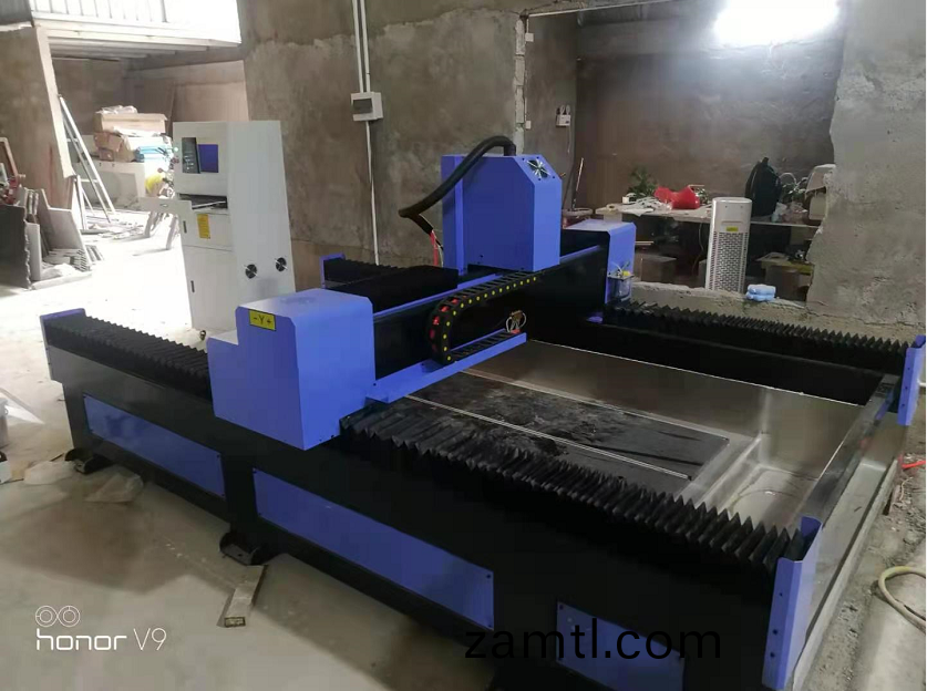 廣(guang)東(dong)惠州1325重型石(shi)材鵰刻(ke)機(ji)(圖2)